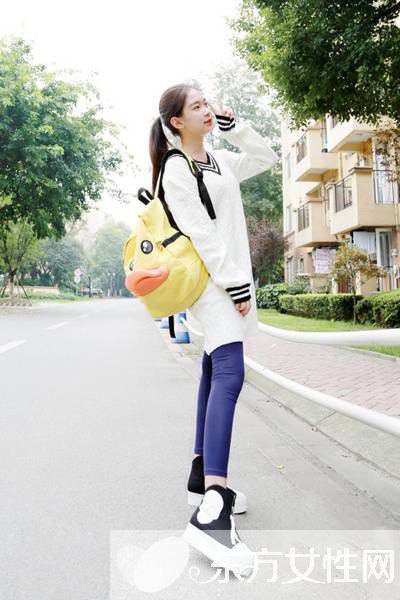 矮個子女生t恤搭配 這么搭高挑又時尚