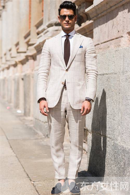 男士時尚西裝搭配經(jīng) 瞬間俘獲萬千少女心