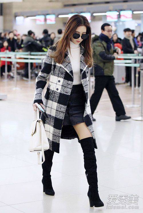 少女時代春裝街拍 林允兒早春粉嫩登場