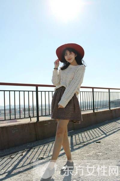 韓版寬松毛衣搭配法 搭對(duì)了顯瘦身材隨便show