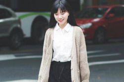 春款開衫毛衣怎么搭配 學他們這么搭就對了