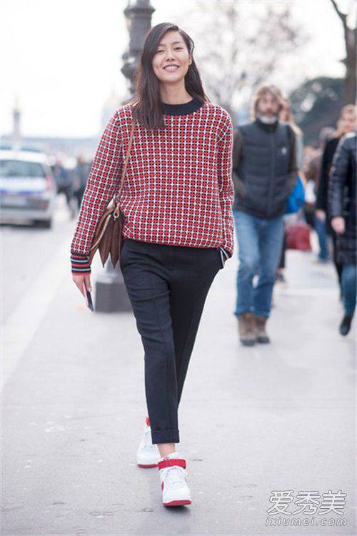 白球鞋搭配圣經(jīng) 你應(yīng)該擁有一雙