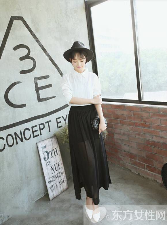 黑色雪紡長裙配什么上衣 經(jīng)典黑白配穿出女神氣質(zhì)