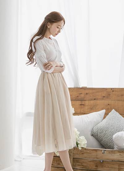 秋季長(zhǎng)裙搭配技巧 長(zhǎng)裙飄飄仙氣十足