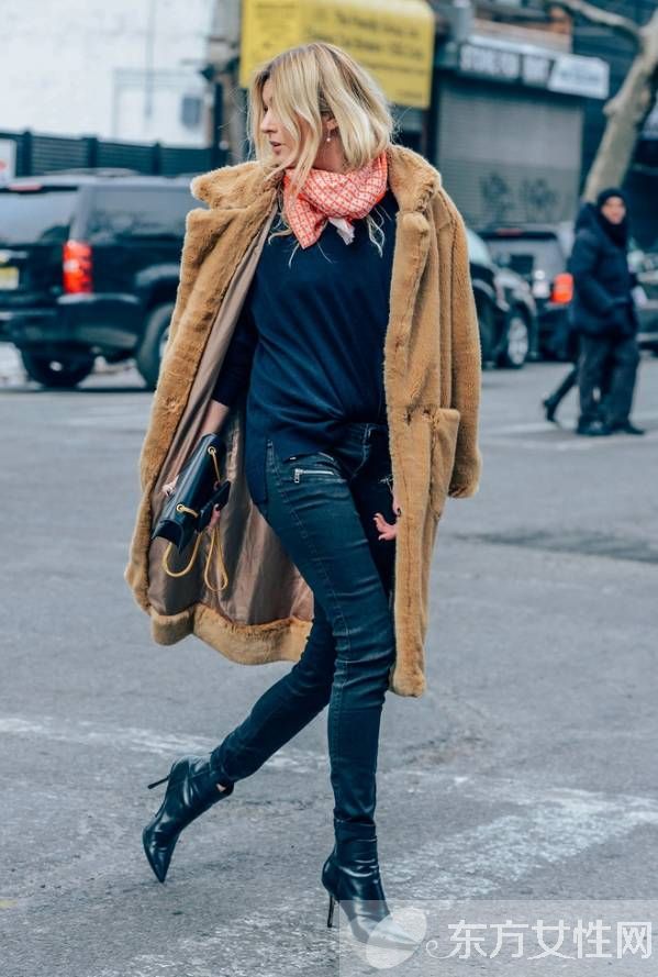 冬季時(shí)尚皮草大衣街拍 教你如何氣質(zhì)十足