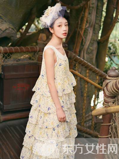 森女系復(fù)古碎花連衣裙 透露著與眾不同的美