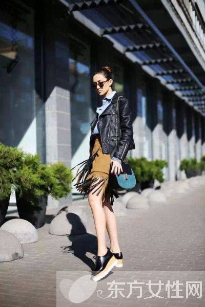 流蘇皮衣穿出身材好比例 巧妙搭配顯出大長(zhǎng)腿