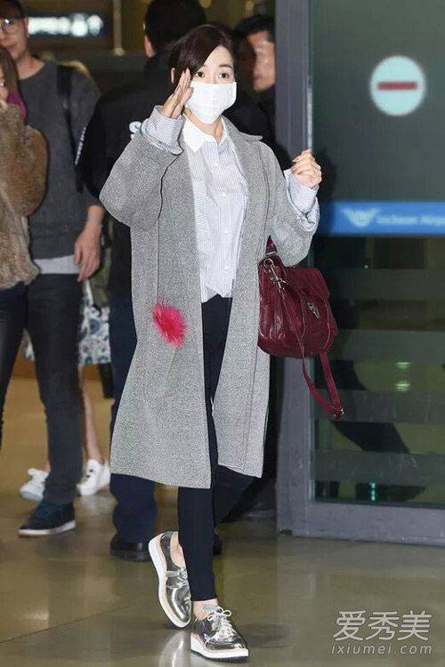 少女時代春裝街拍 林允兒早春粉嫩登場