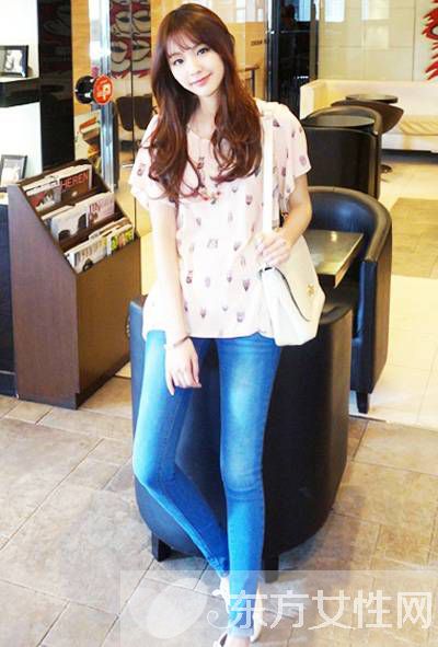 胖MM顯瘦搭配推薦 T恤搭配小腳褲就是怎么美