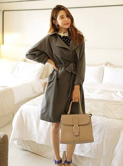 女士風(fēng)衣外套搭配技巧 呈現(xiàn)不同風(fēng)格的美