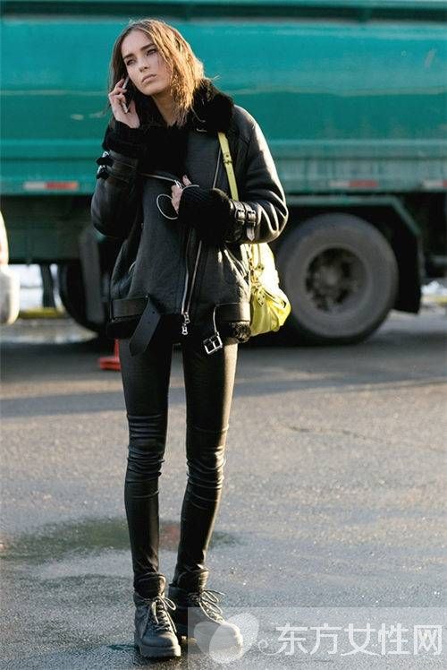 女性冬日羊羔絨外套搭配 溫暖厚實(shí)又時(shí)髦