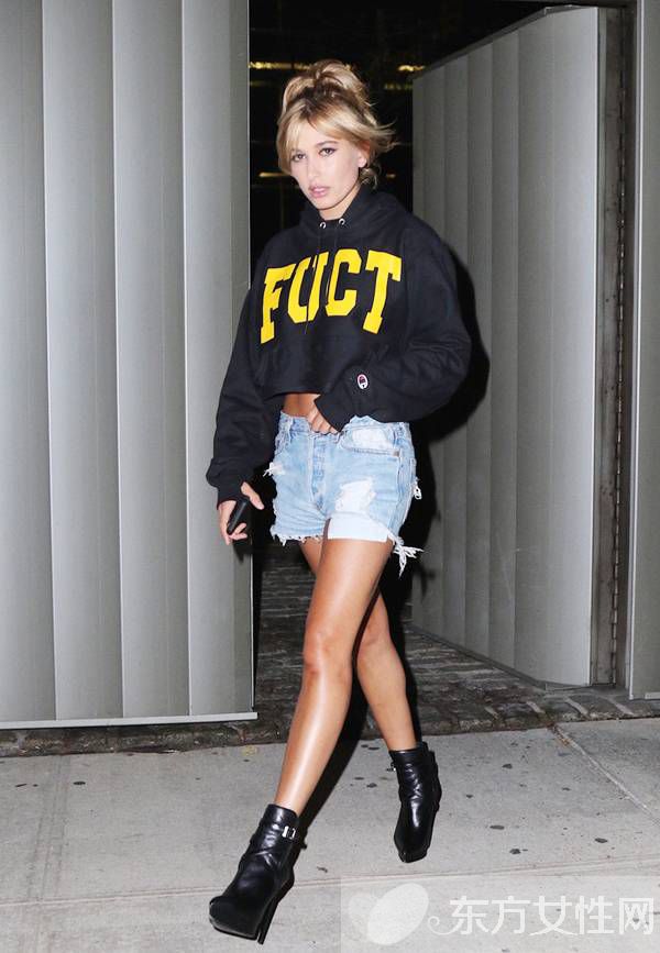 衛(wèi)衣配什么褲子好看 N種搭配技巧搭出你的時(shí)尚花樣