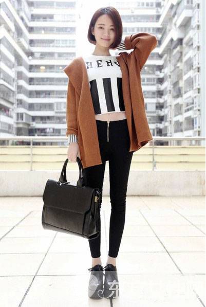 春季穿衣最佳拍檔 時(shí)尚t恤+薄外套時(shí)尚又減齡