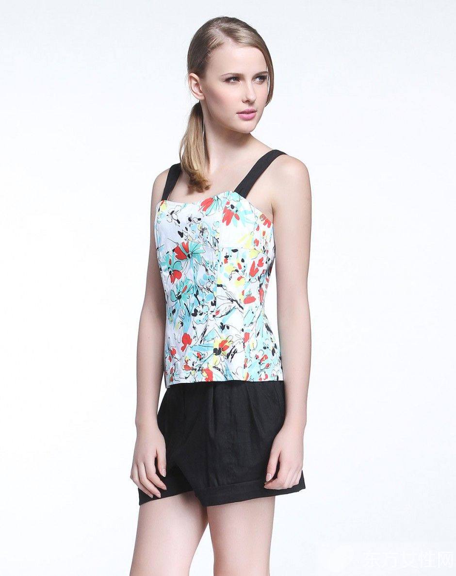 時(shí)尚吊帶背心搭配 4款搭配讓你時(shí)尚感飆升