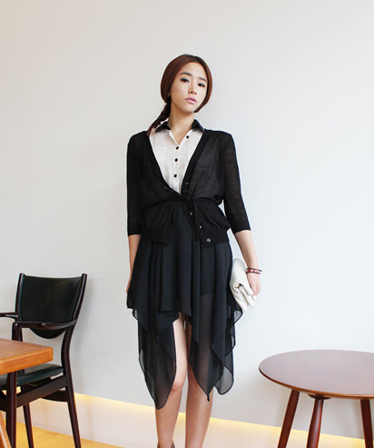 早秋穿什么百搭又保暖 黑色開衫好搭配又暖和