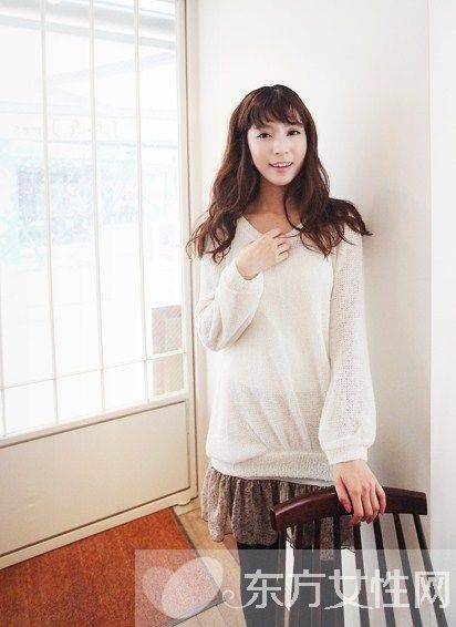 春季時(shí)尚長(zhǎng)衫搭配美裙 讓你變身萬(wàn)人迷