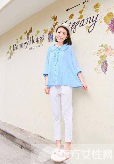 湖水藍(lán)色服裝穿搭術(shù) 散發(fā)與眾不同的時(shí)髦感