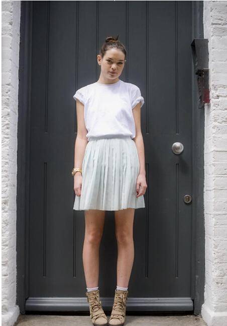 超短裙如何搭配最好看 這樣搭顯得腿更長喲