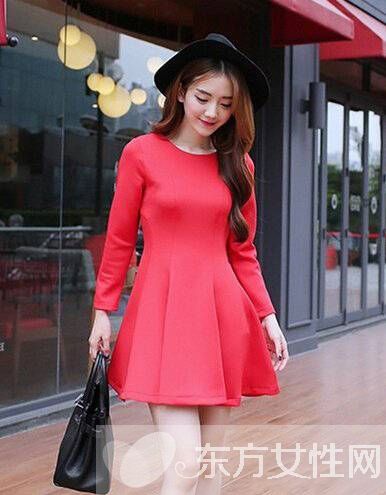 冬季經(jīng)典紅黑色服裝搭配 輕松穿出完美身材