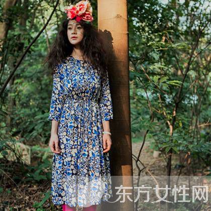 森女系復(fù)古碎花連衣裙 透露著與眾不同的美