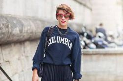 衛(wèi)衣搭配半身裙 初春這么穿你也是街拍達(dá)人