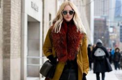 圍巾大衣的最佳搭配方法 這個(gè)冬天最潮不過(guò)如此