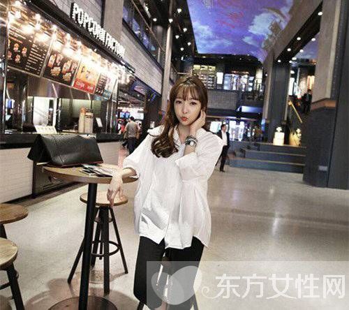 黑色牛仔褲時尚穿搭法 教你百變造型輕松hold