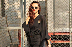 早秋穿什么百搭又保暖 黑色開衫好搭配又暖和