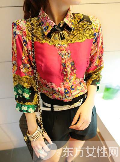 歐美復(fù)古風(fēng)碎花襯衫搭配 奢華霸氣盡顯女王氣質(zhì)范兒
