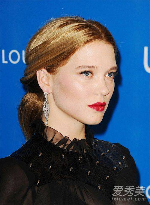 換季怎么買(mǎi)衣服 春季這些美衣不能少