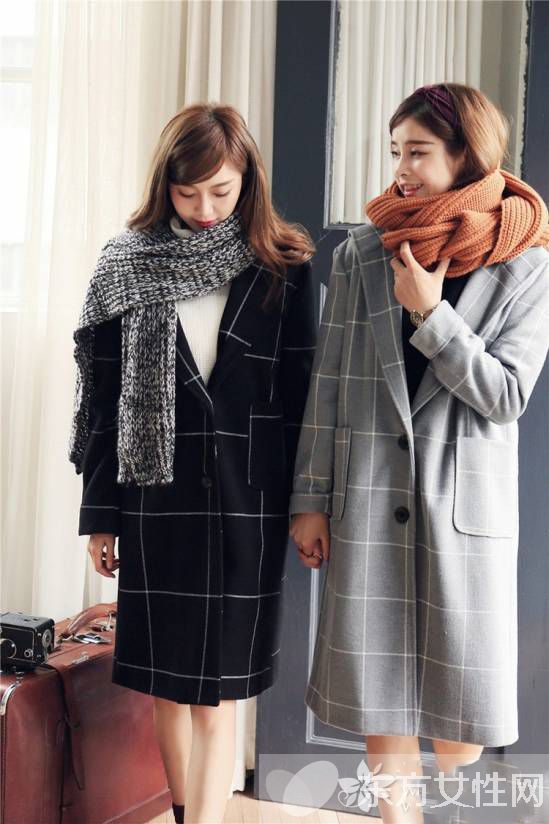 黑白格子大衣搭配什么圍巾 大衣與圍巾的最佳組合推薦