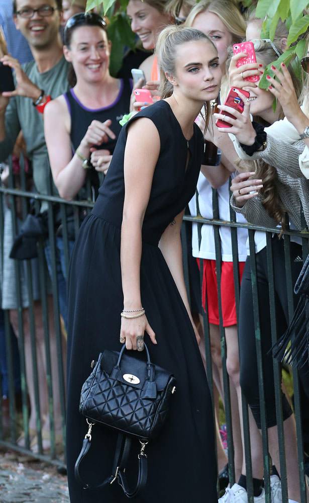 歐美名模街拍穿搭 時(shí)尚潮流簡(jiǎn)約風(fēng)