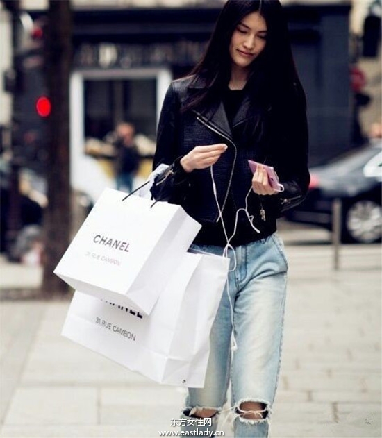 中國(guó)超模何穗街拍寫(xiě)真