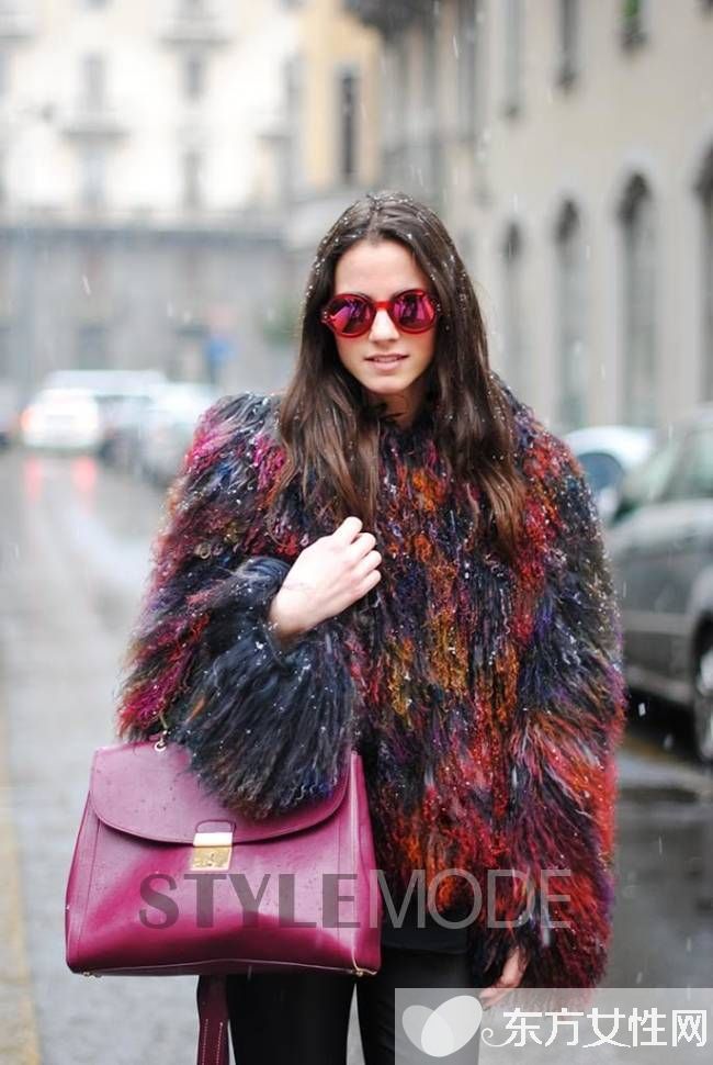 潮人街拍示范洋氣皮草穿搭 這樣穿才不顯土