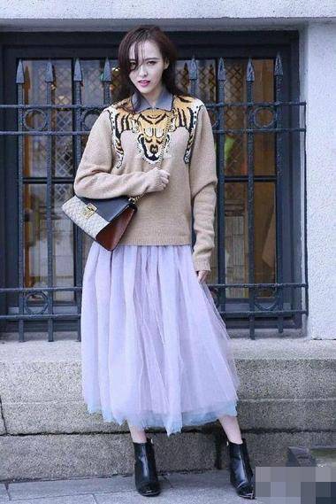 唐嫣最新春季街拍 私服搭配品味更贊