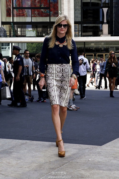 2013年7月歐美街拍最?lèi)?ài)鉛筆裙