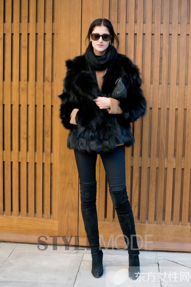 潮人街拍示范洋氣皮草穿搭 這樣穿才不顯土