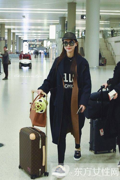 大衣怎么搭配 唐嫣用她的時尚街拍告訴你