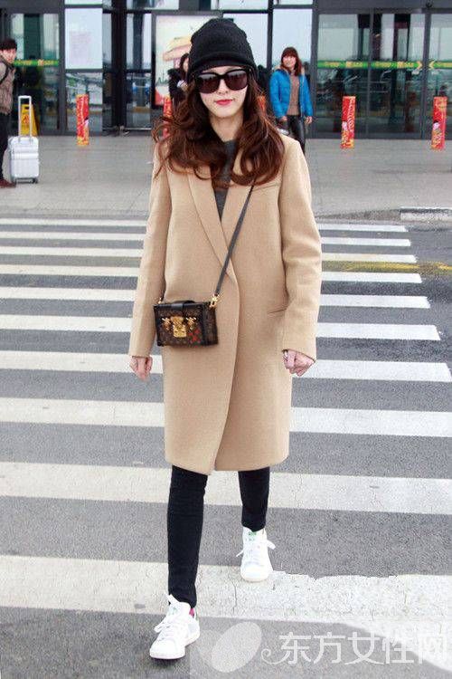 大衣怎么搭配 唐嫣用她的時尚街拍告訴你