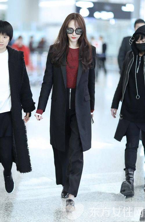 大衣怎么搭配 唐嫣用她的時尚街拍告訴你