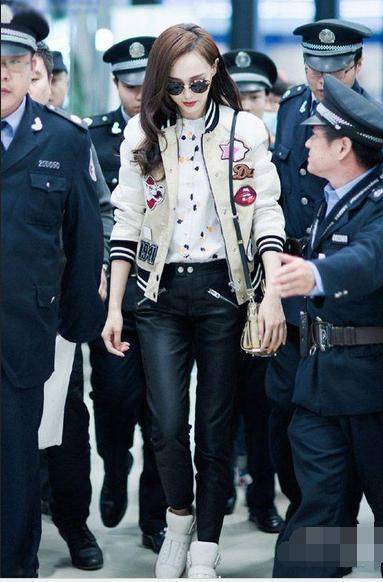 唐嫣最新春季街拍 私服搭配品味更贊