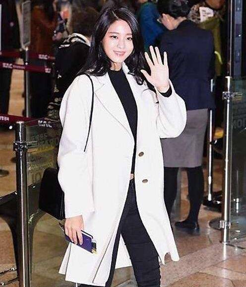 看時尚界名模街拍 教你如何穿好白色小清新