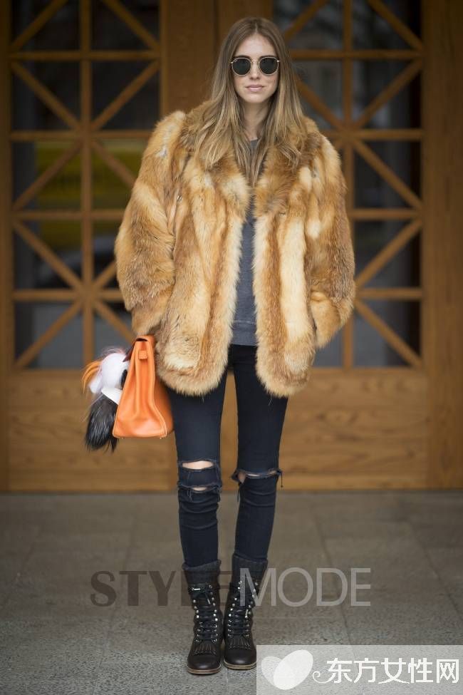 潮人街拍示范洋氣皮草穿搭 這樣穿才不顯土
