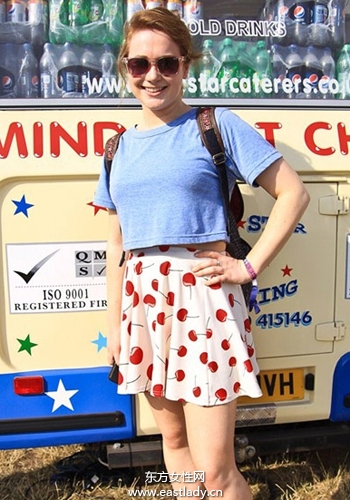 倫敦?zé)o線音樂節(jié)墨鏡出街帥氣十足