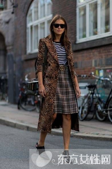 看名模潮人如何演繹豹紋時(shí)尚穿搭術(shù)