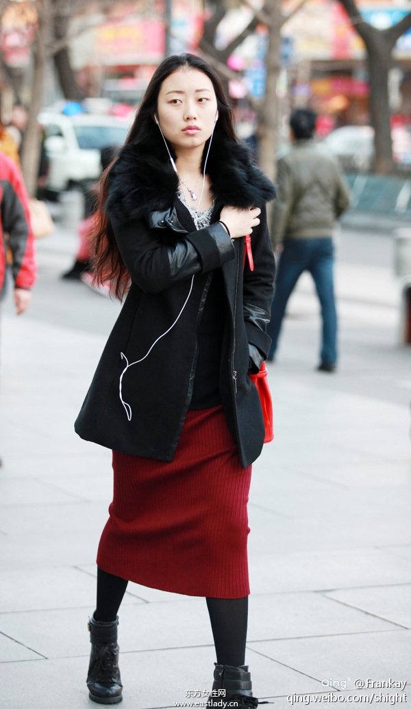 早春北京西單街拍流行黑色元素