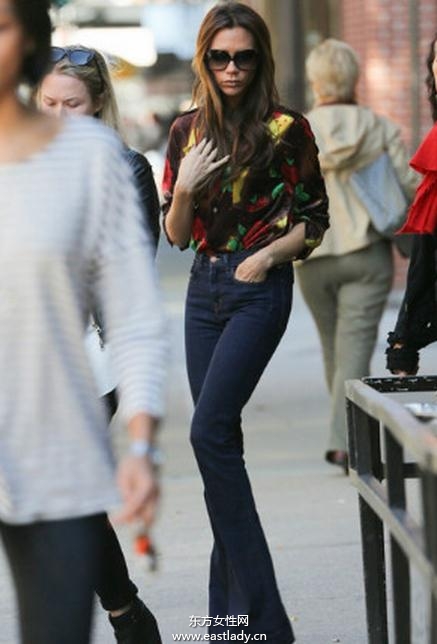 跟貝嫂維多利亞學穿喇叭褲