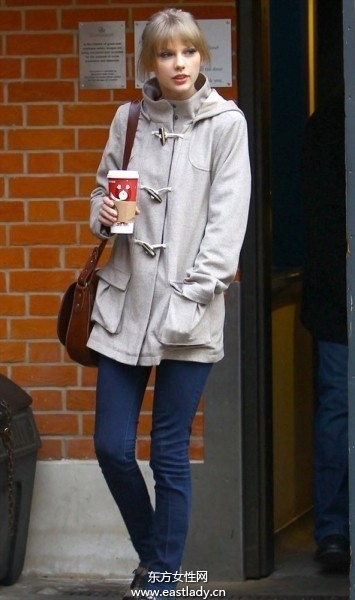 歐美街頭明星們混搭出行彰顯個(gè)性生活