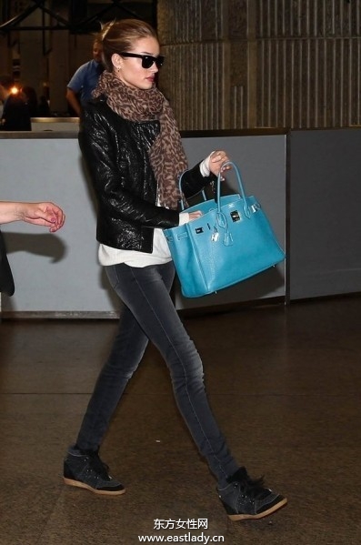 歐美街頭明星們混搭出行彰顯個(gè)性生活