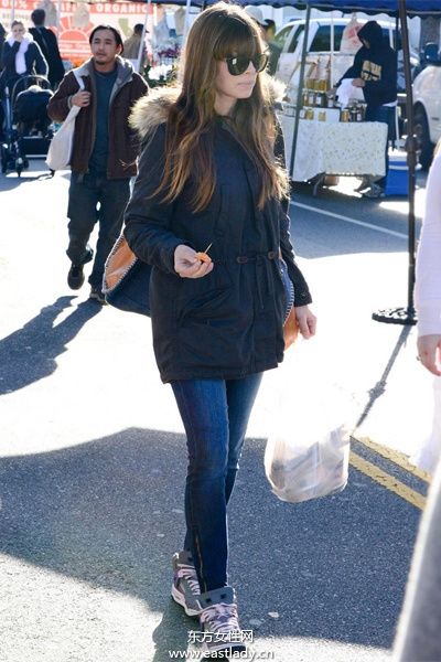 歐美女星優(yōu)雅出街盡情詮釋時尚潮流風格